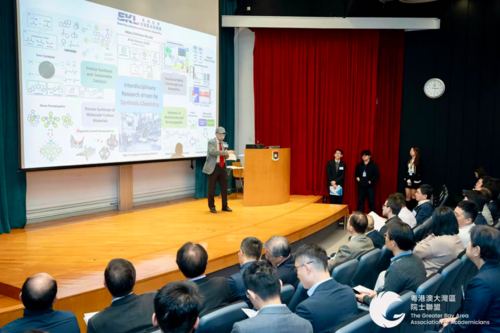 Professor Chi-Ming Che, Academician of the Chinese Academy of Sciences and Chair of the Organising Committee for the Hong Kong International Symposium on Synthetic Chemistry and Interdisciplinary Research